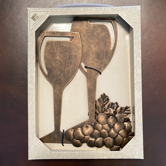 Metal Sculpted Wine Bottles and Glasses with Grape Accents. Set of 3. New in box - Picture 3 of 6